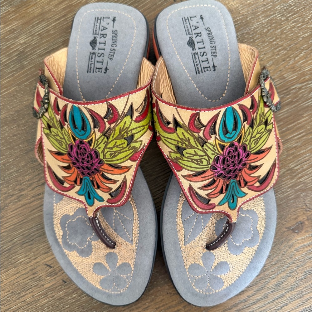 New- L’Artiste Spring Step flower thong Sandals size-40- 9 US
